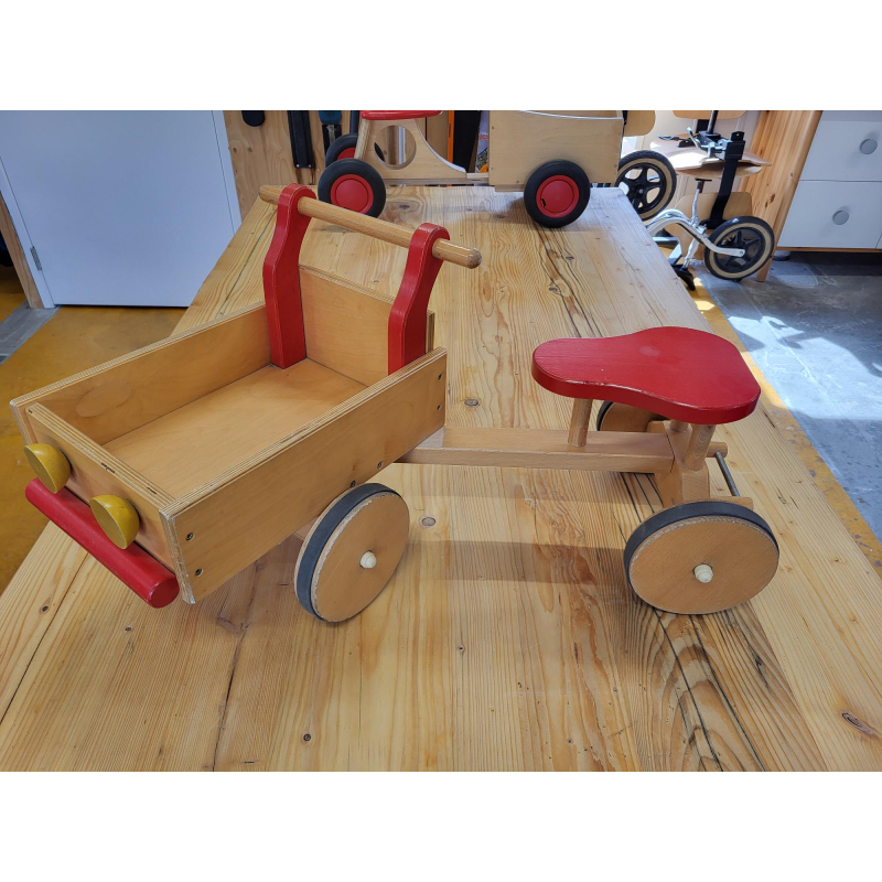 Houten loopfiets met bak